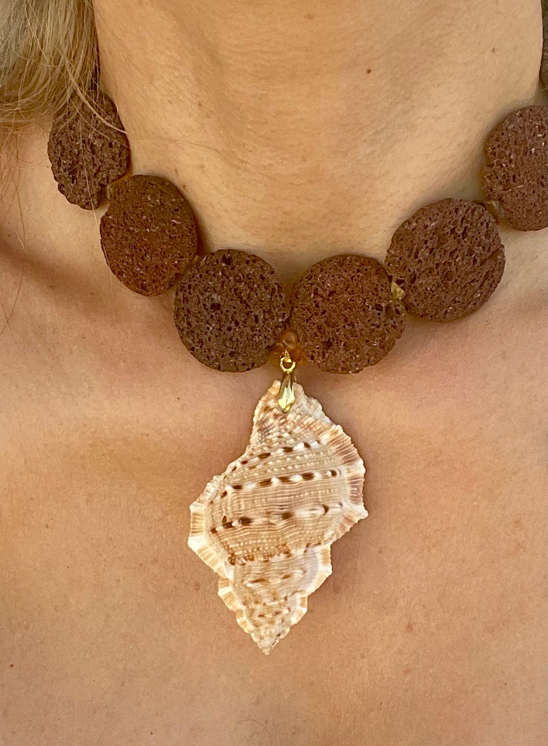 “Onde di Fuoco” Lava & Sea Shell Necklace