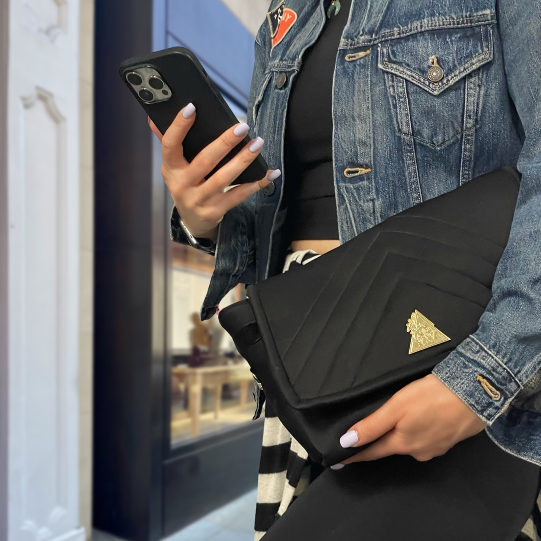 “la rosa bambolina el clásica” scuba handbag