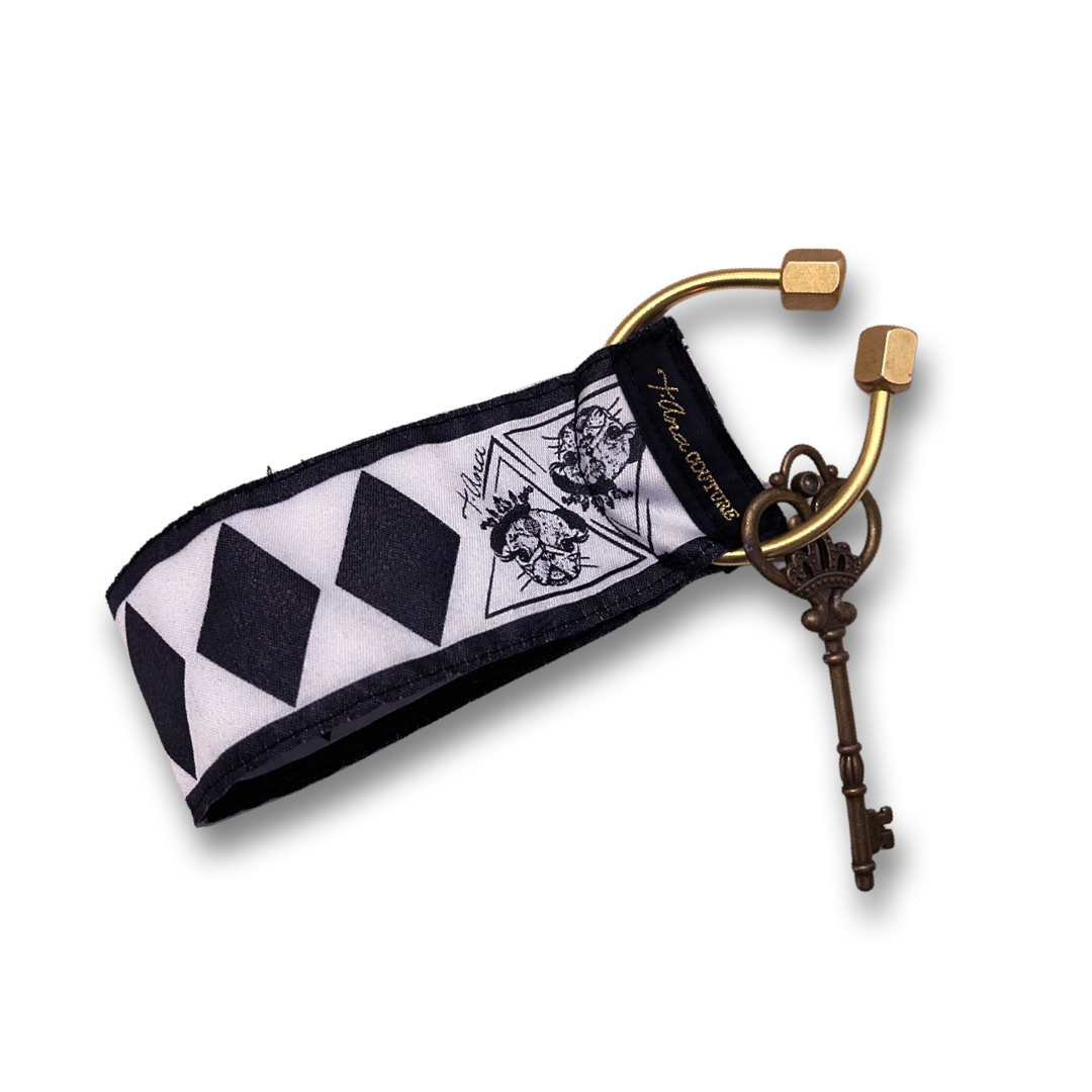 “Bianco e Nero” Wristlet Keychain