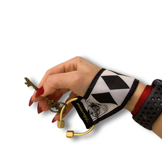 “Bianco e Nero” Wristlet Keychain
