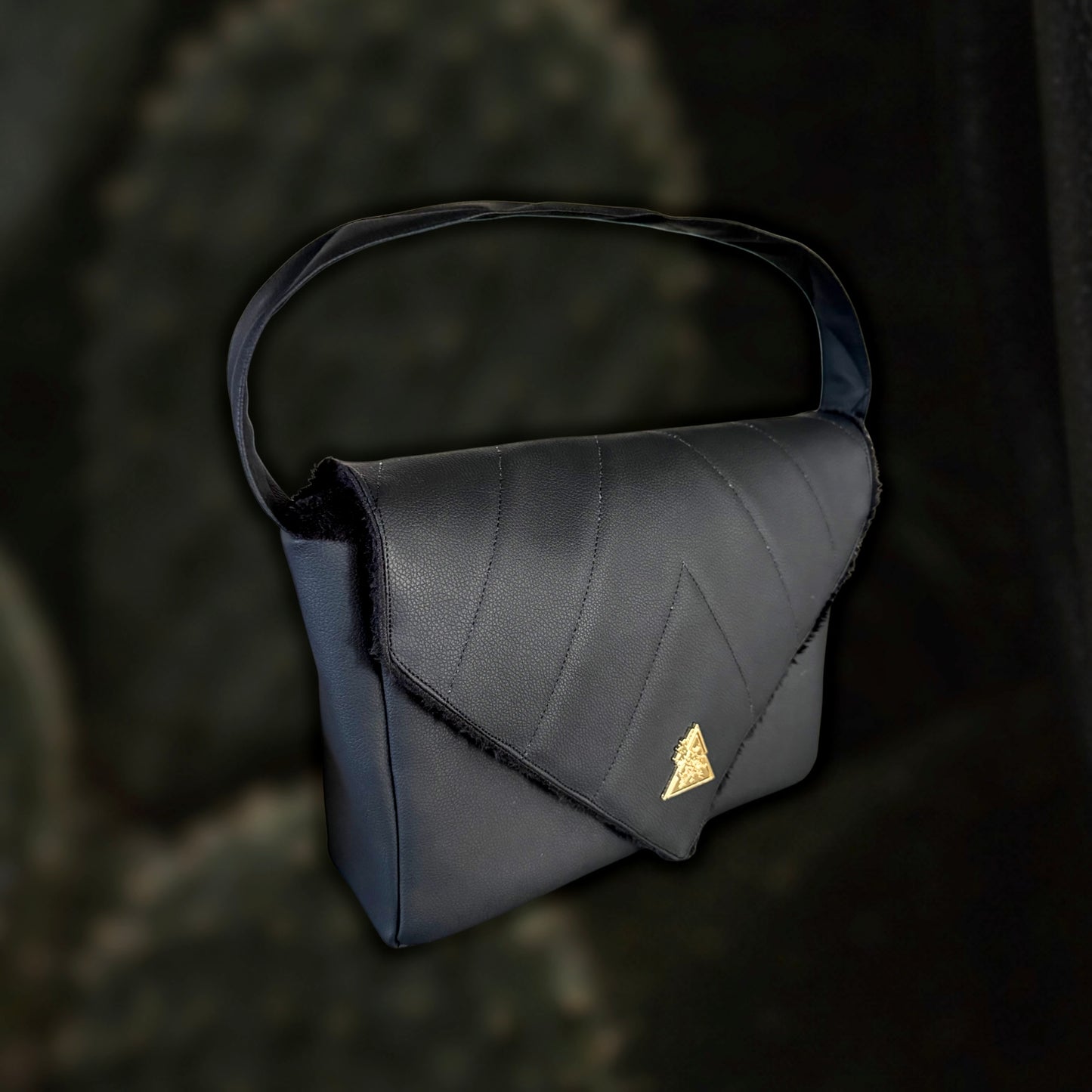 “El Clásica Elysian Eclipse Desserto Cactus CarryAll Mini” Handbag