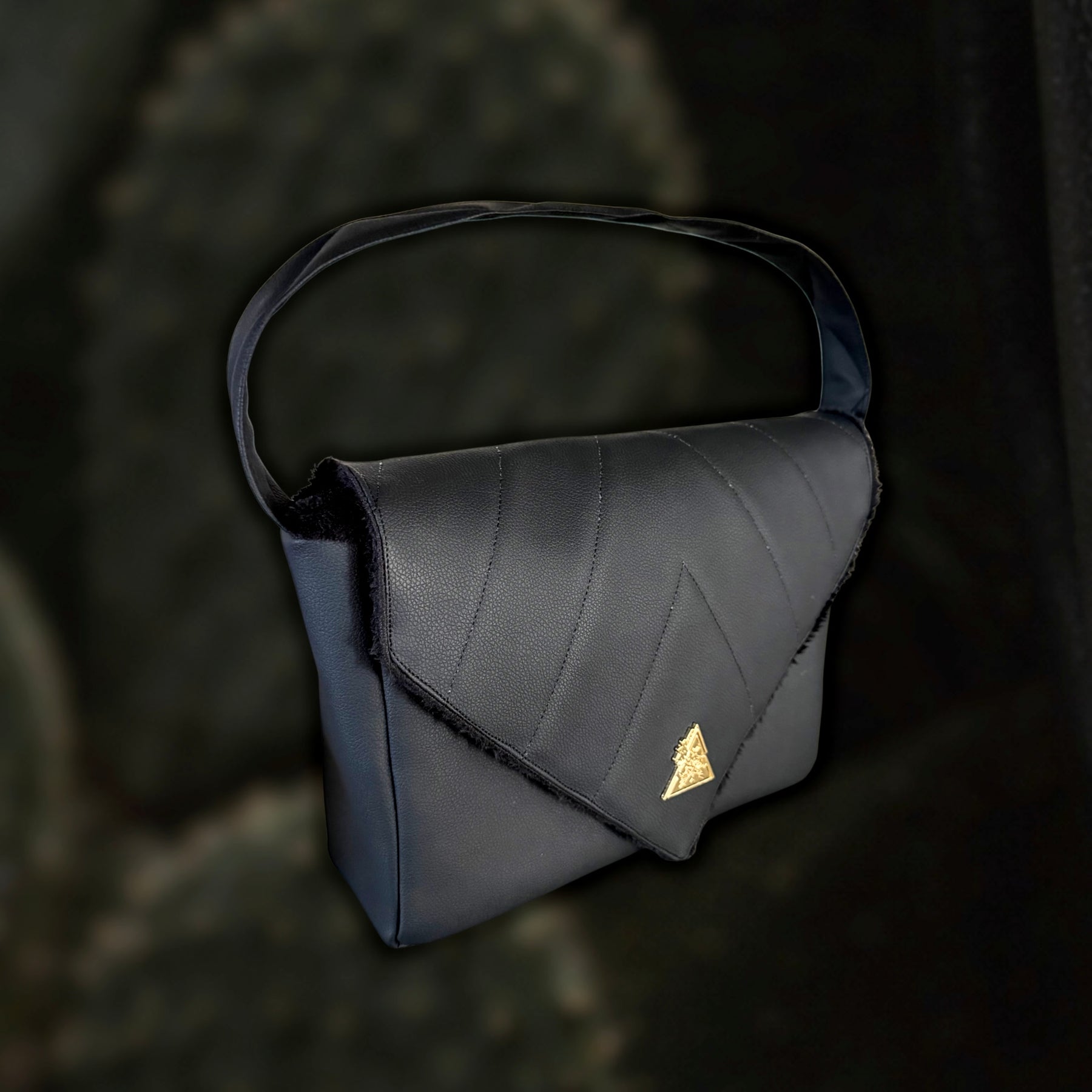 El Clásica Elysian Eclipse Desserto® CarryAll Mini, detail view