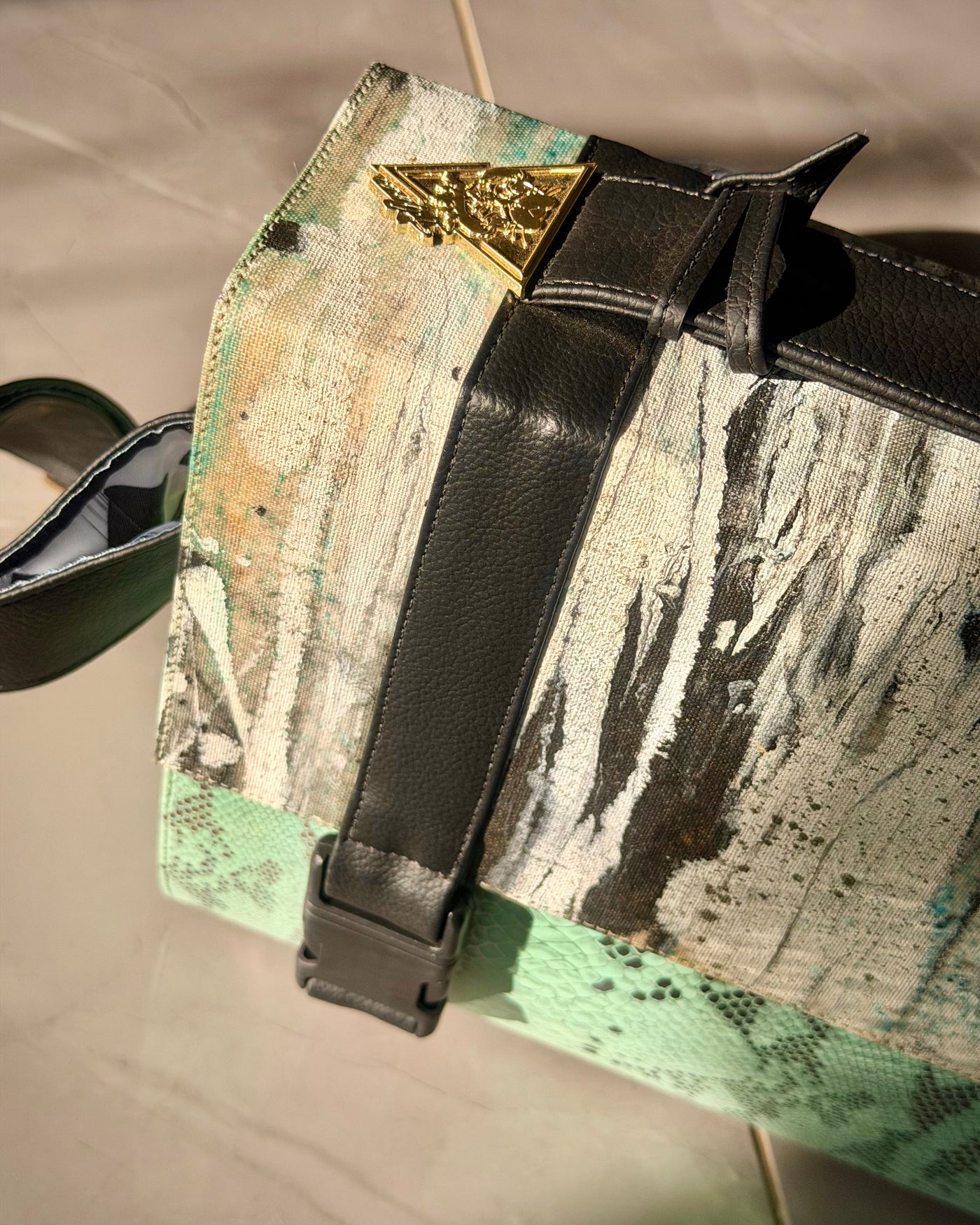 Iridescent Pistacchio Universe green art handbag, additional view