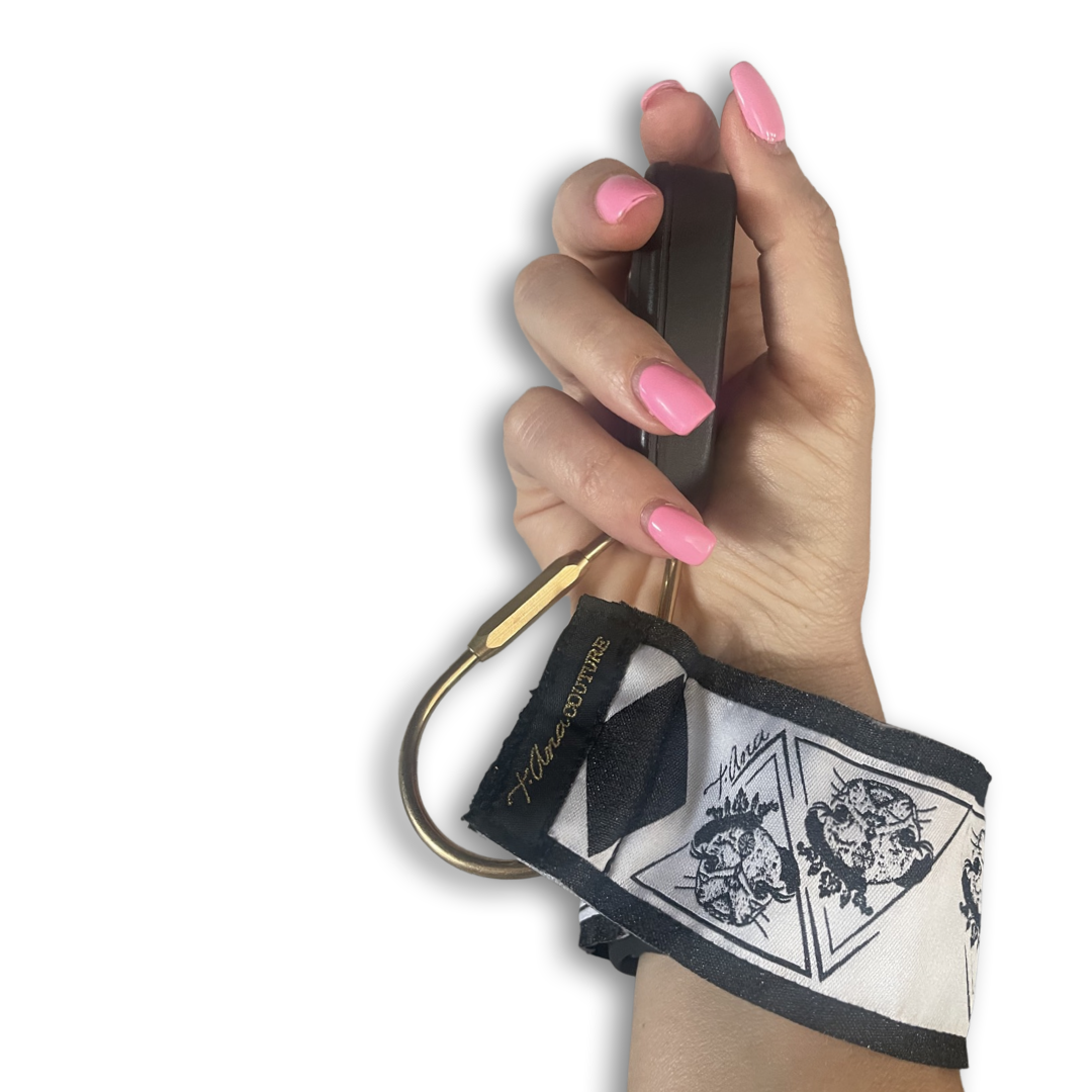 Bianco e Nero woven wristlet keychain, additional view