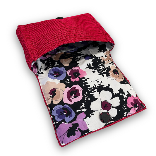 Aphrodite Amore Rosa hand-knit clutch, additional view