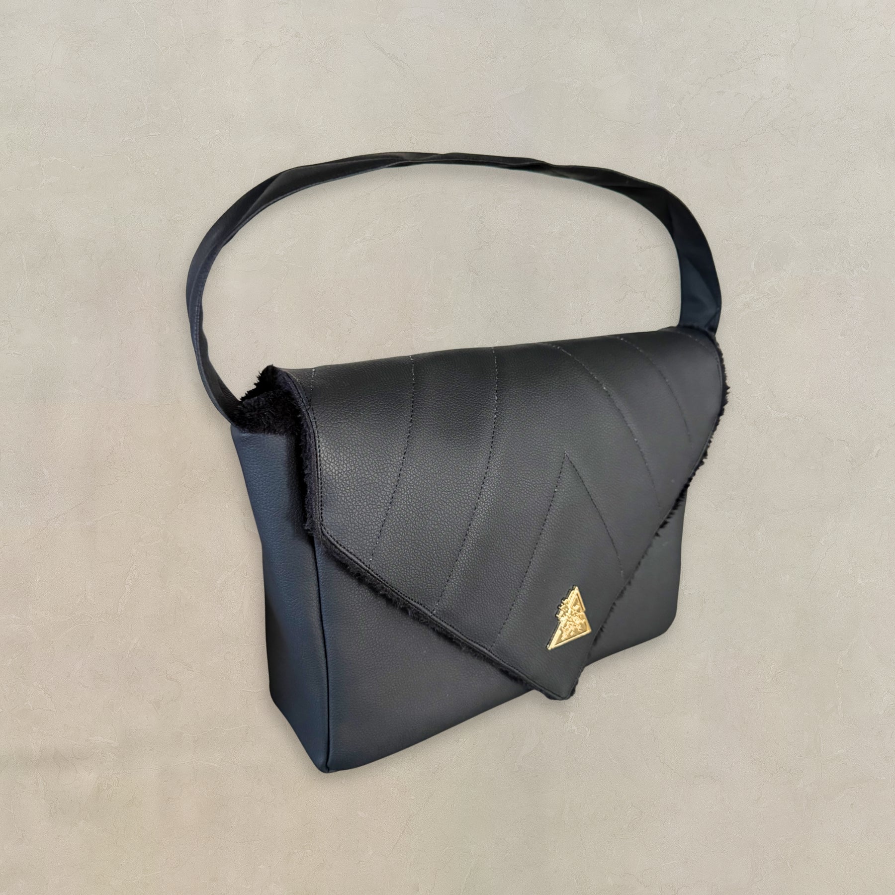 El Clásica Elysian Eclipse CarryAll Mini black handbag, side and base view