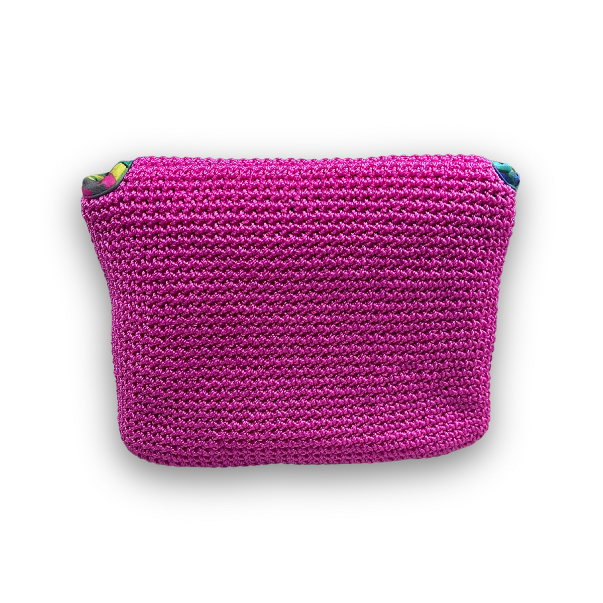 Fior Rosa di Luna fuchsia hand-knit clutch, detail view