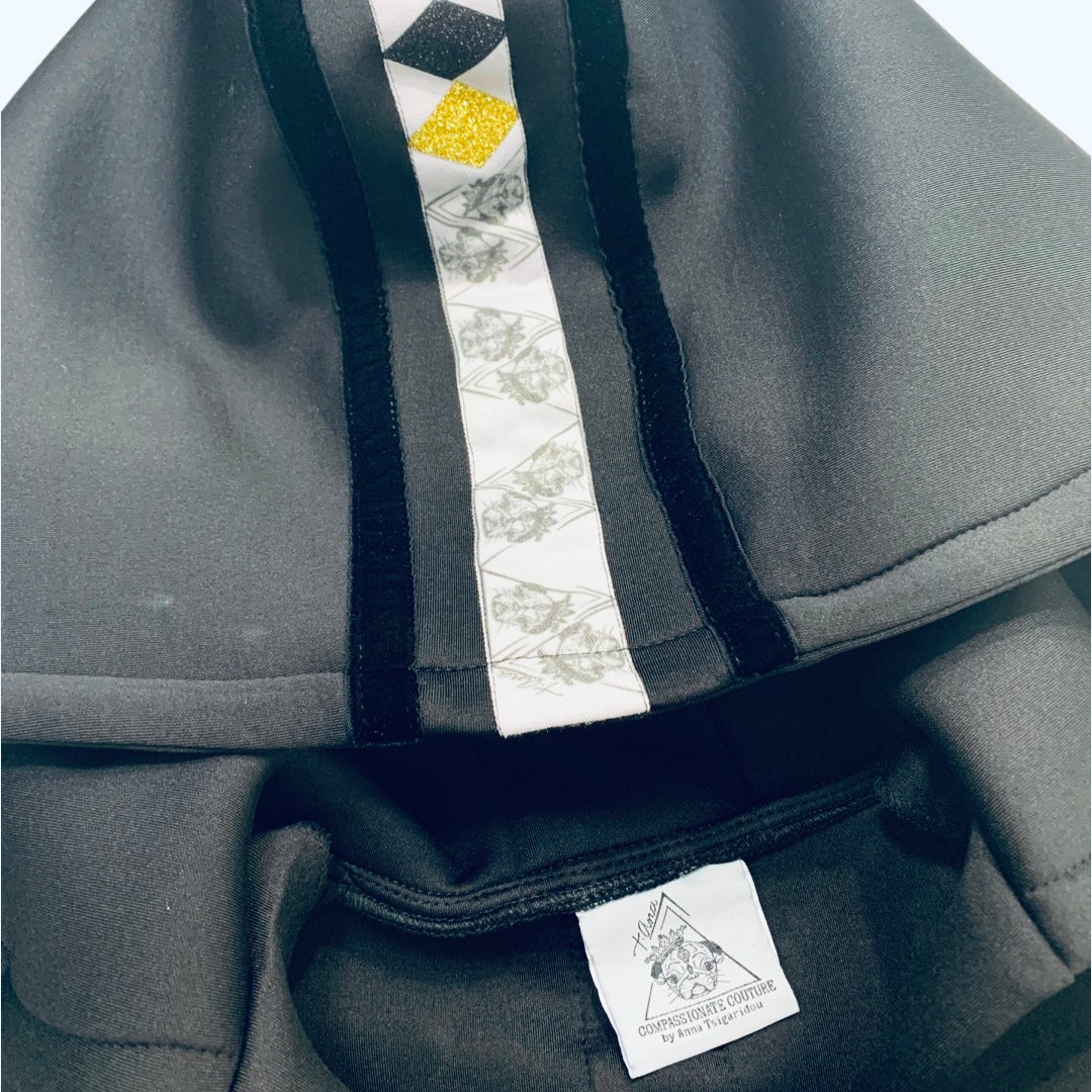 Il Classico Nero black vest, styled view