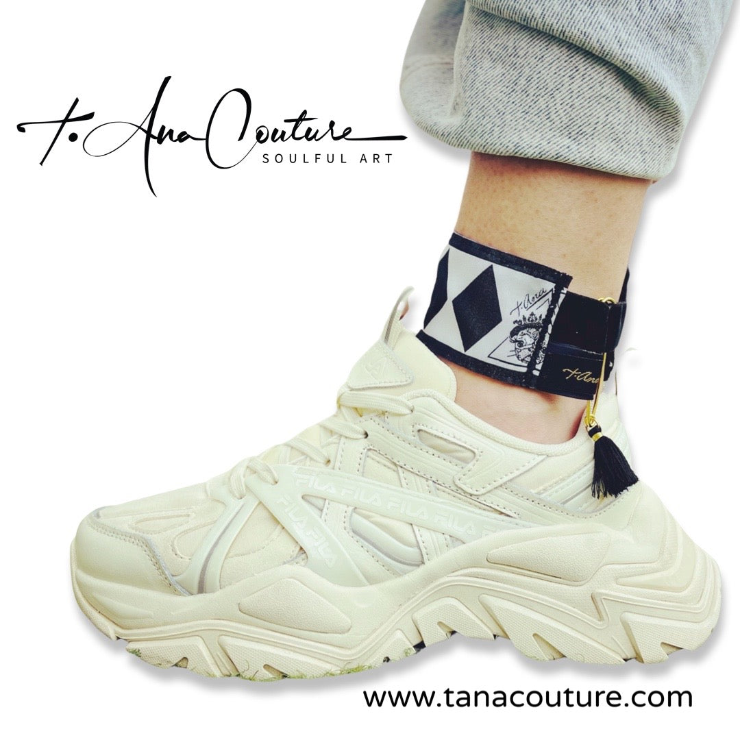 Bianco e Nero handmade textile anklet