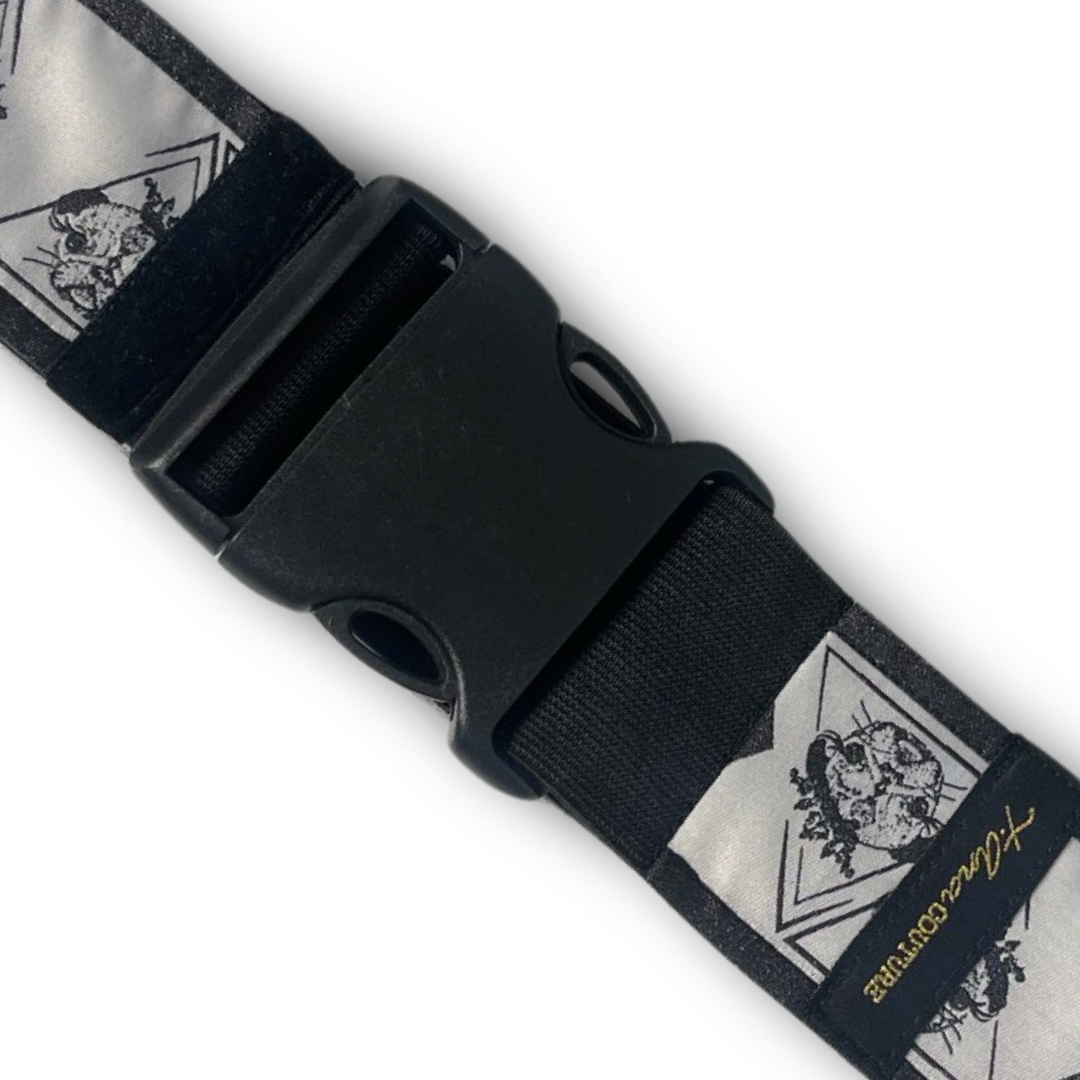 La Moderna Elegante handmade wide belt, styled view