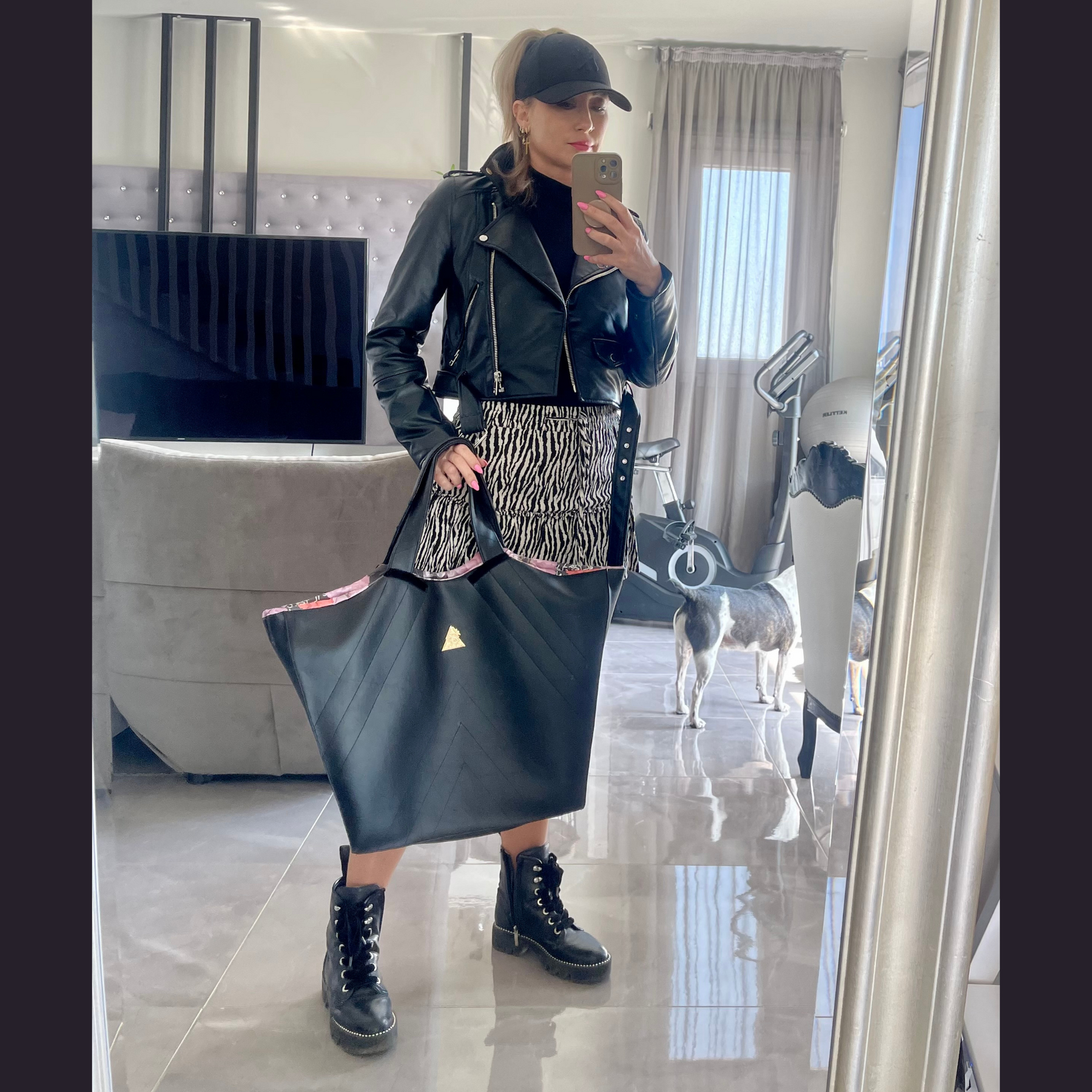 Luminova black quilted handbag, additional detail