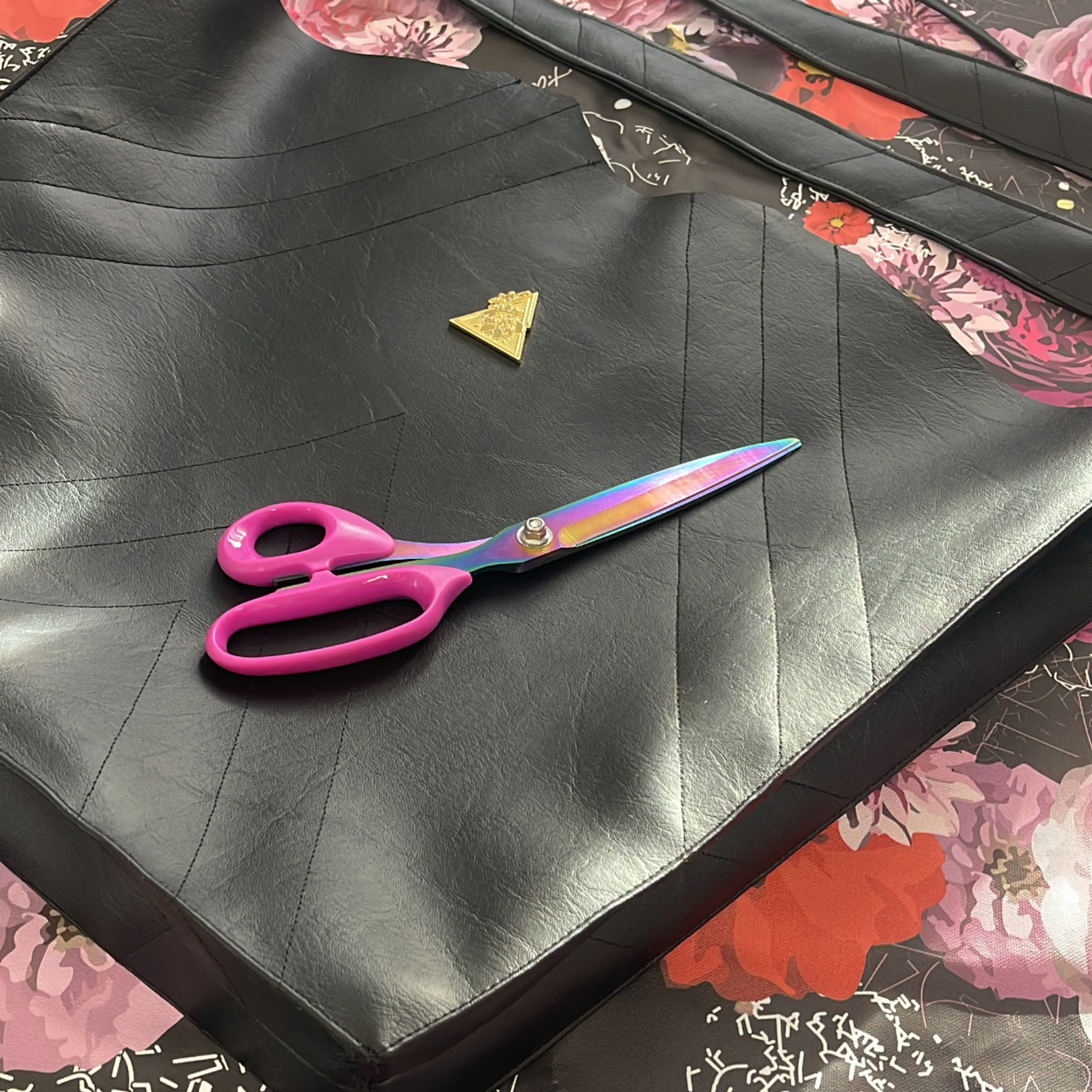 Luminova CarryAll Grande handbag, additional view