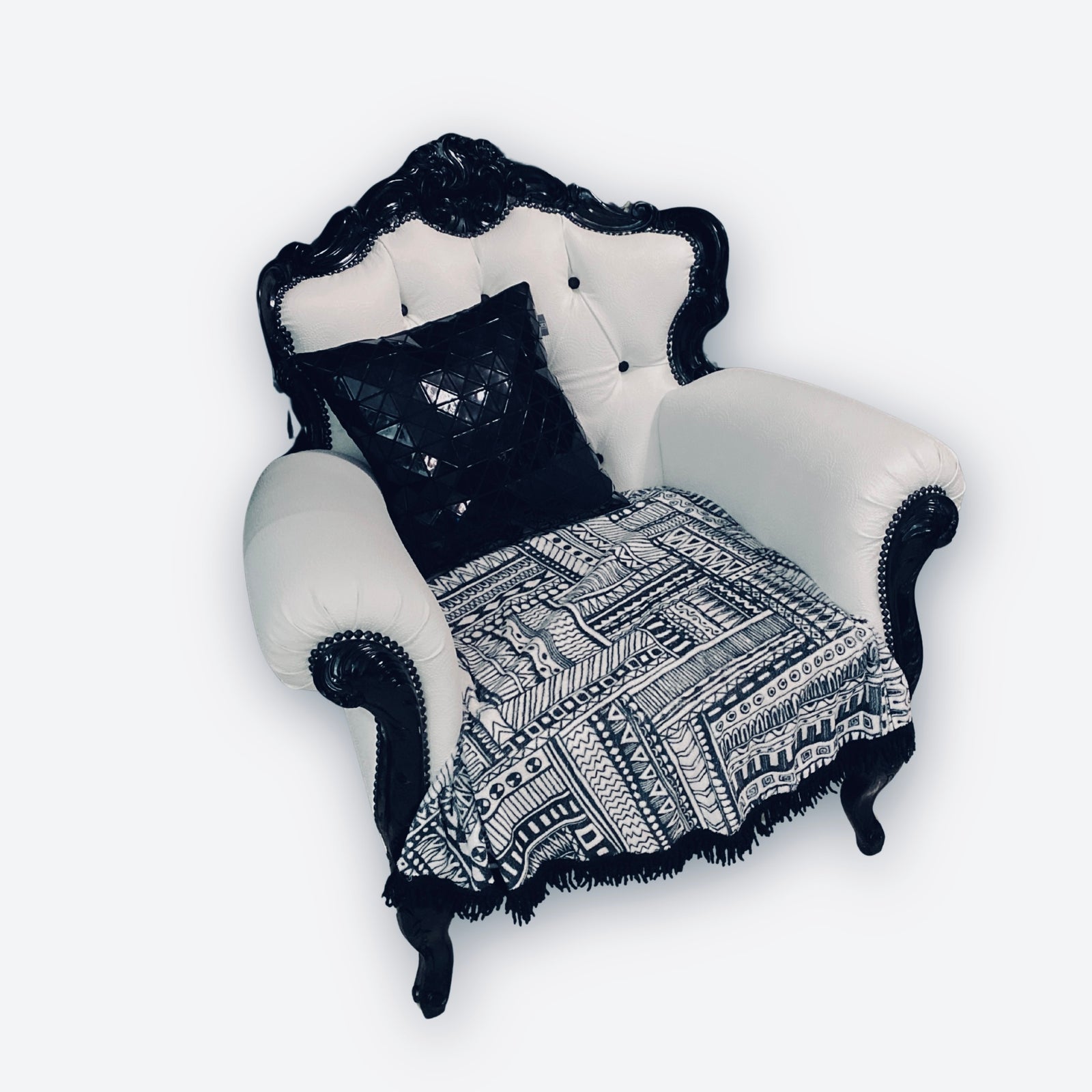 Luna Bianca restored black and white armchair, detail view