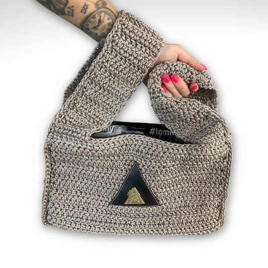 Mystic Mid Aura sandy-beige hand-knit handbag, additional view