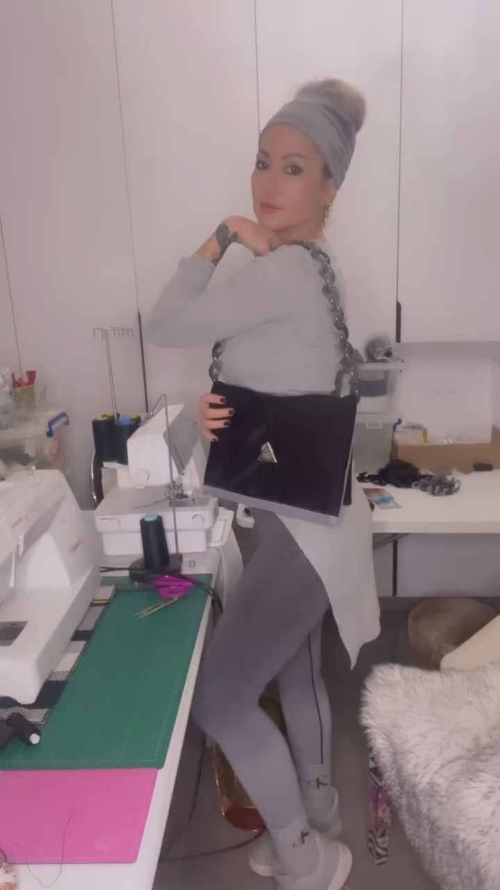 Grigio Velluto Lusso El Clásica scuba handbag, Maison Archive video