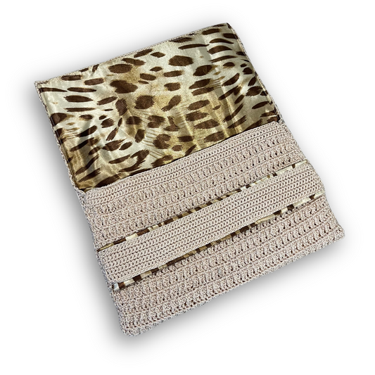 Savanna Mirage beige hand-knit clutch, additional view