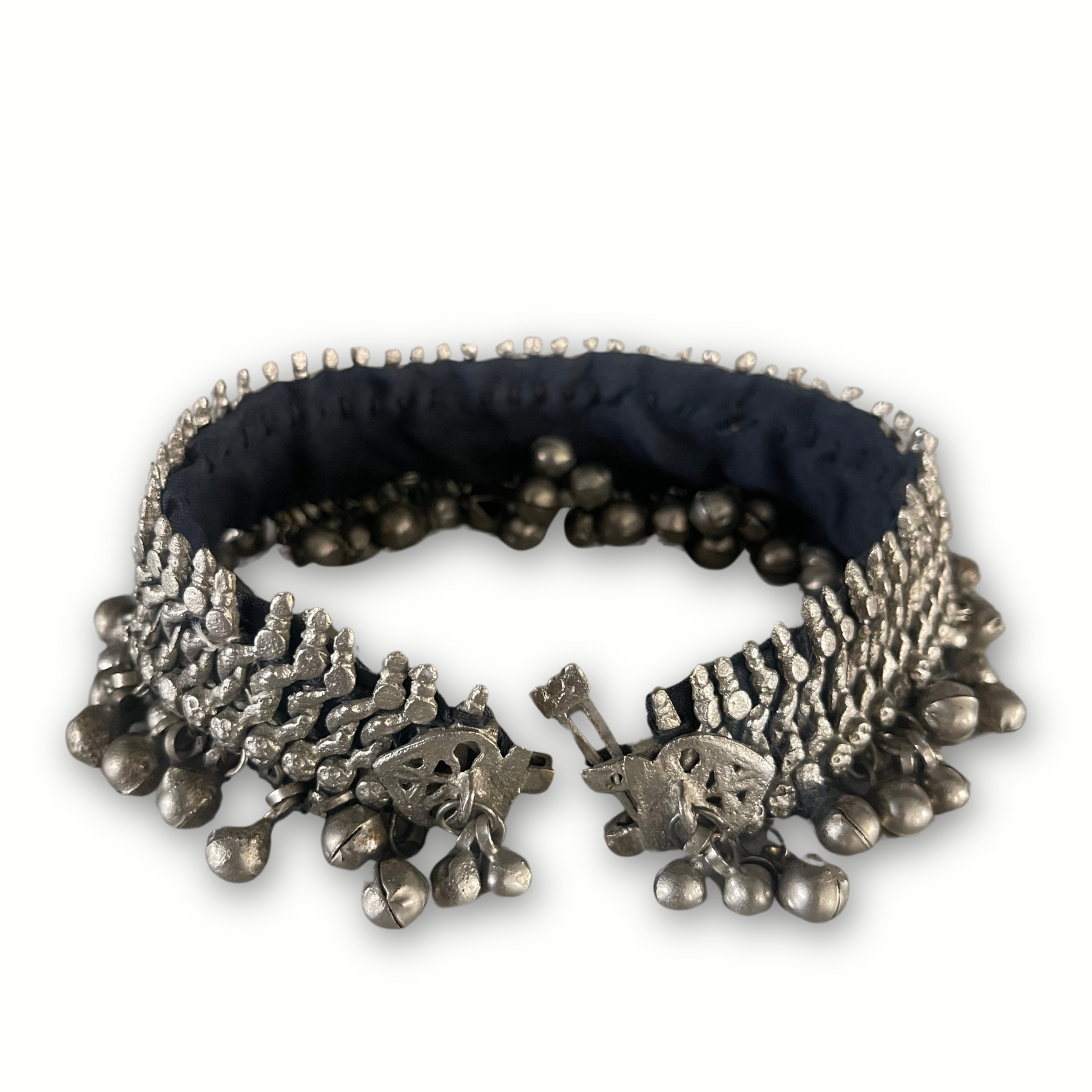 Tribal Mystique Echoes vintage anklet, additional detail