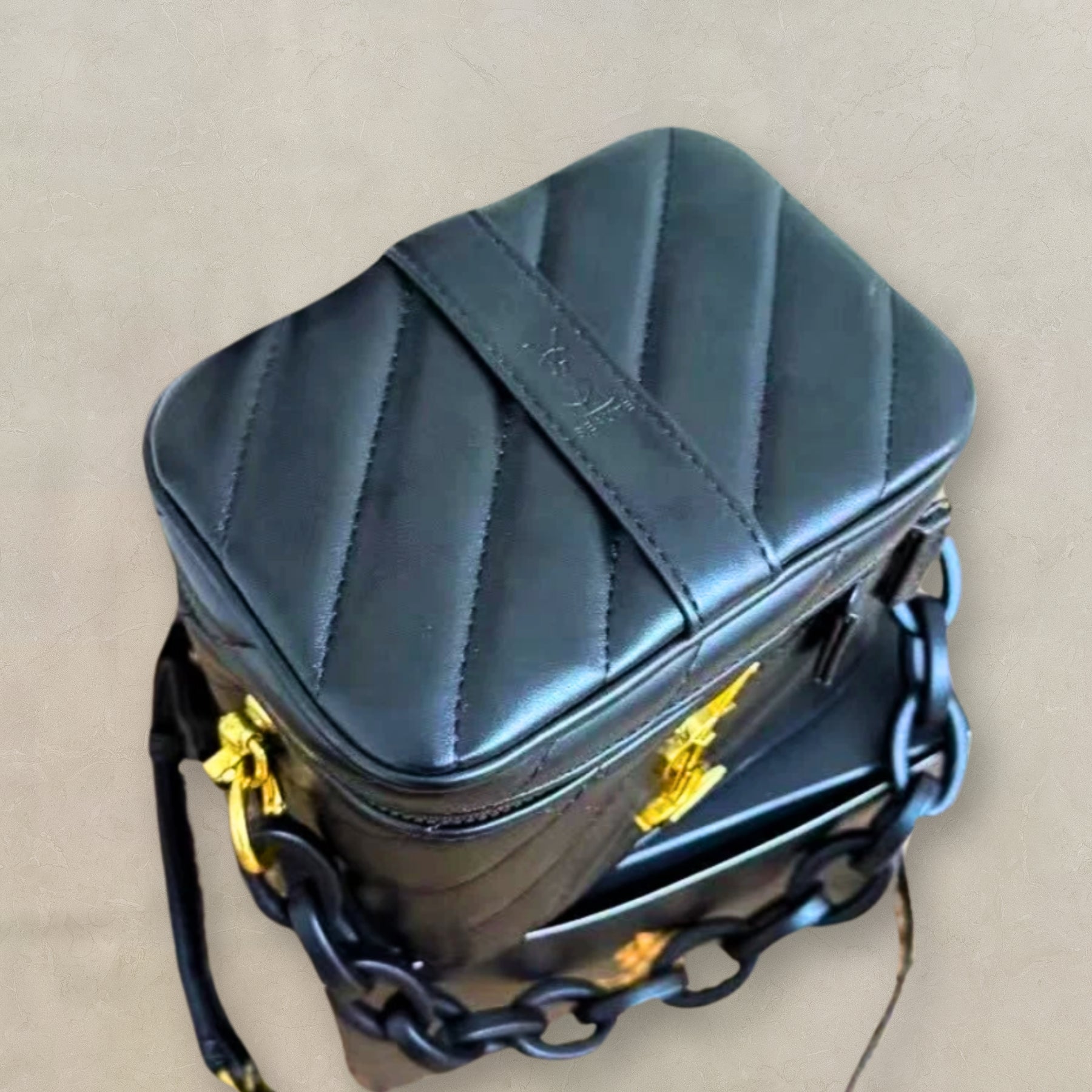 YSL Beauté VIP Vanity Crossbody Gold Edition, additional view