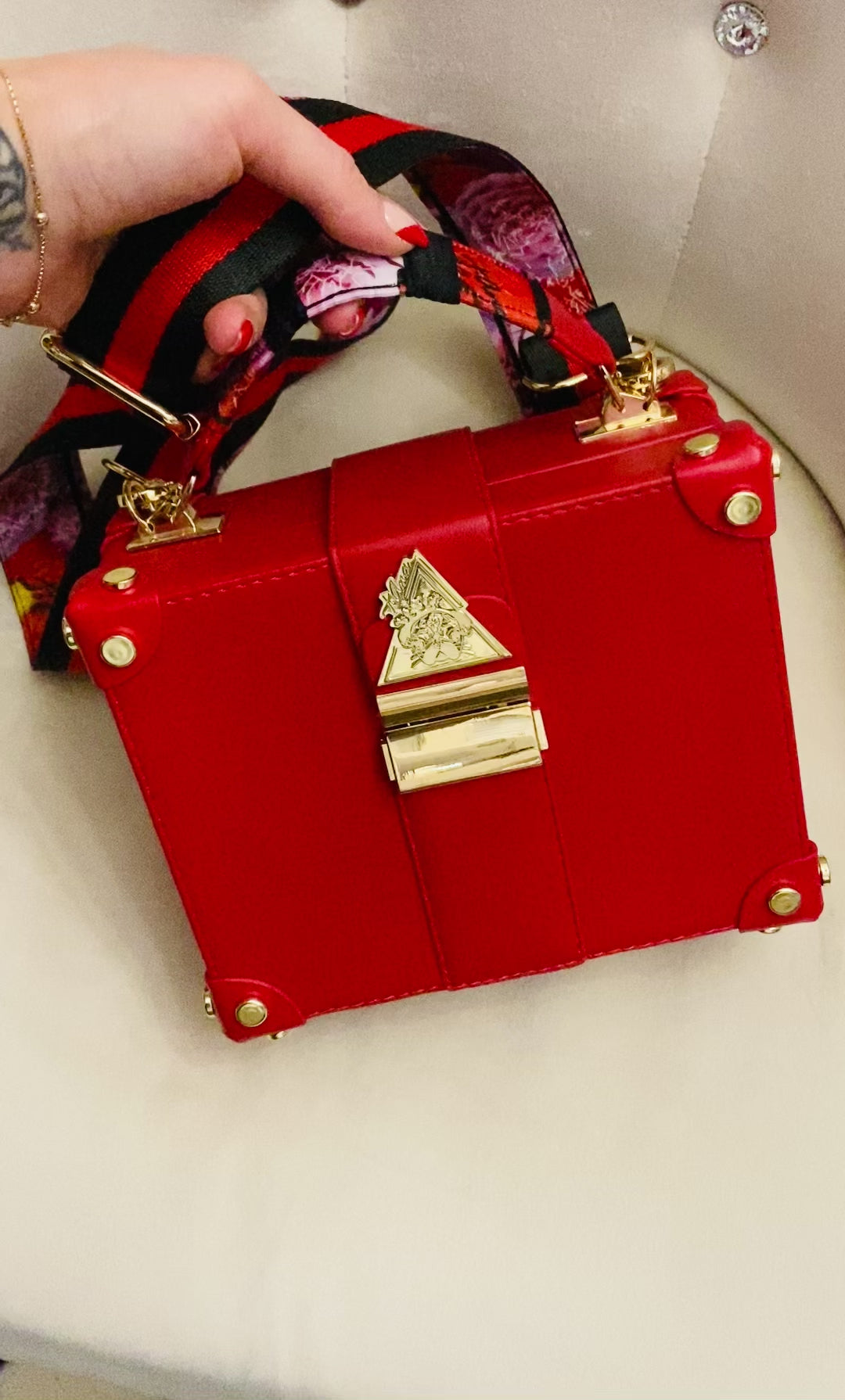 Fluorescent Universe Rosso structured handbag, Maison Archive video
