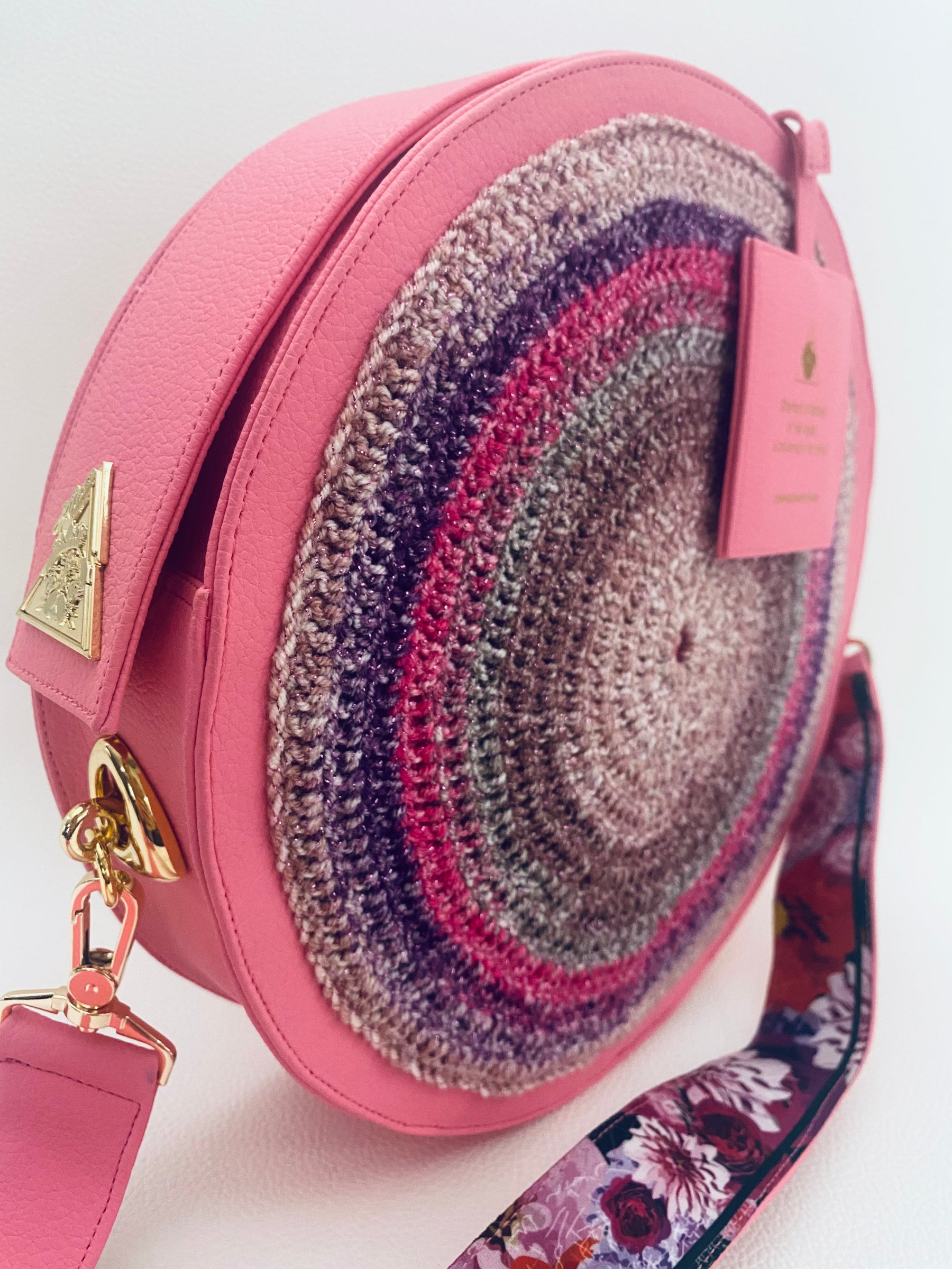 Fluorescent Pink Passion hand-knit handbag, detail view