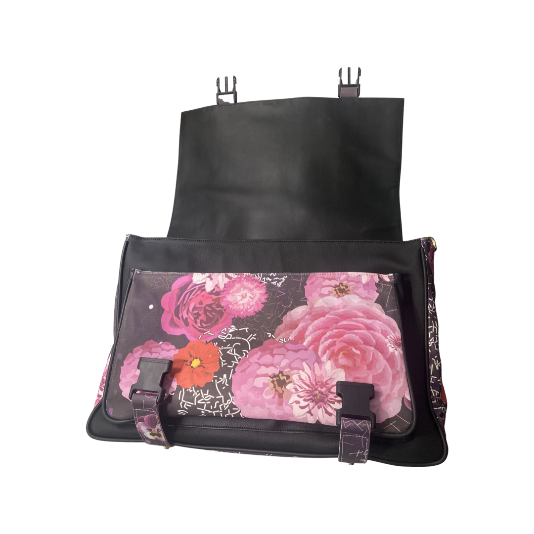 Floralida Passionida Grande floral handbag, styled view