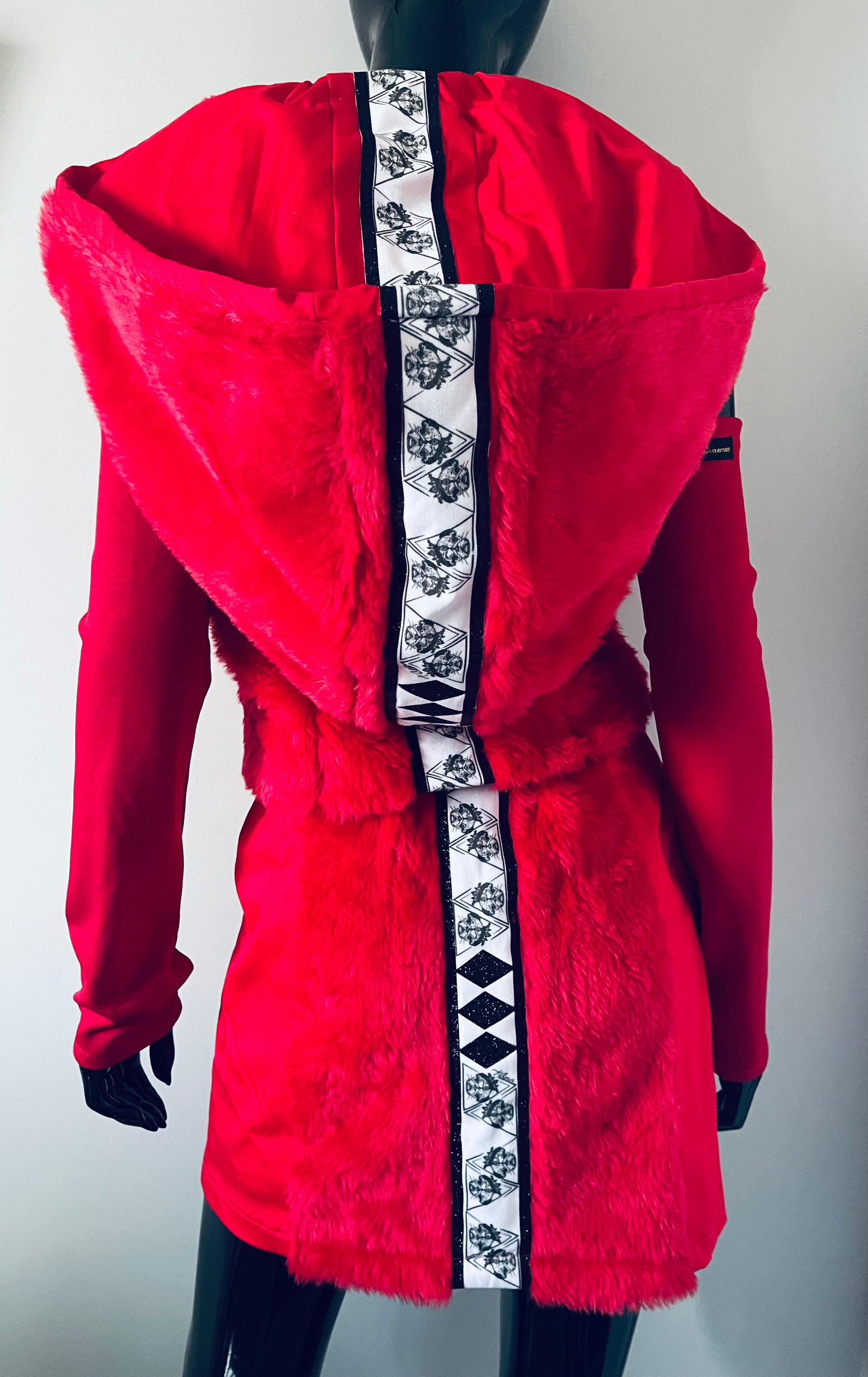La Passione Rossa two-piece set, additional view