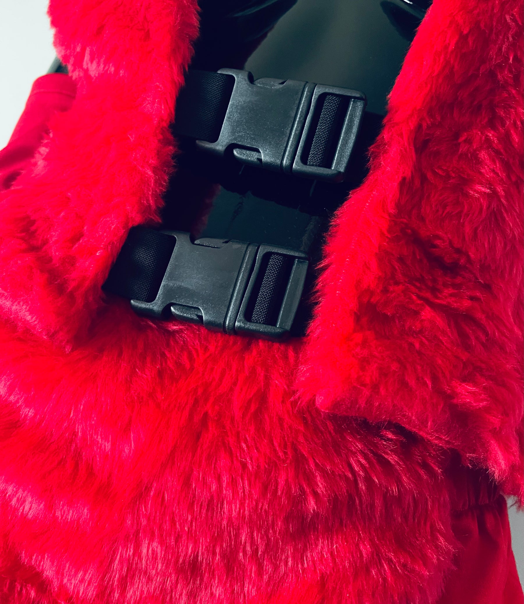 La Passione Rossa red outfit set, additional view