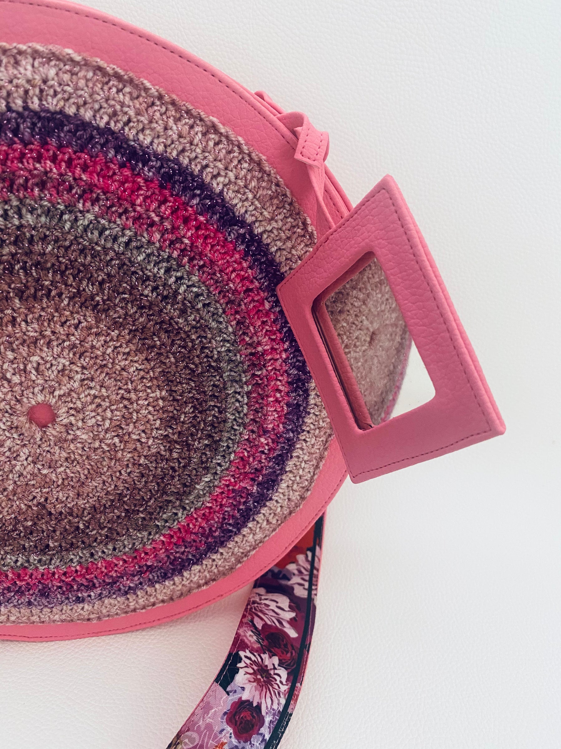 Fluorescent Pink Passion handbag, additional detail