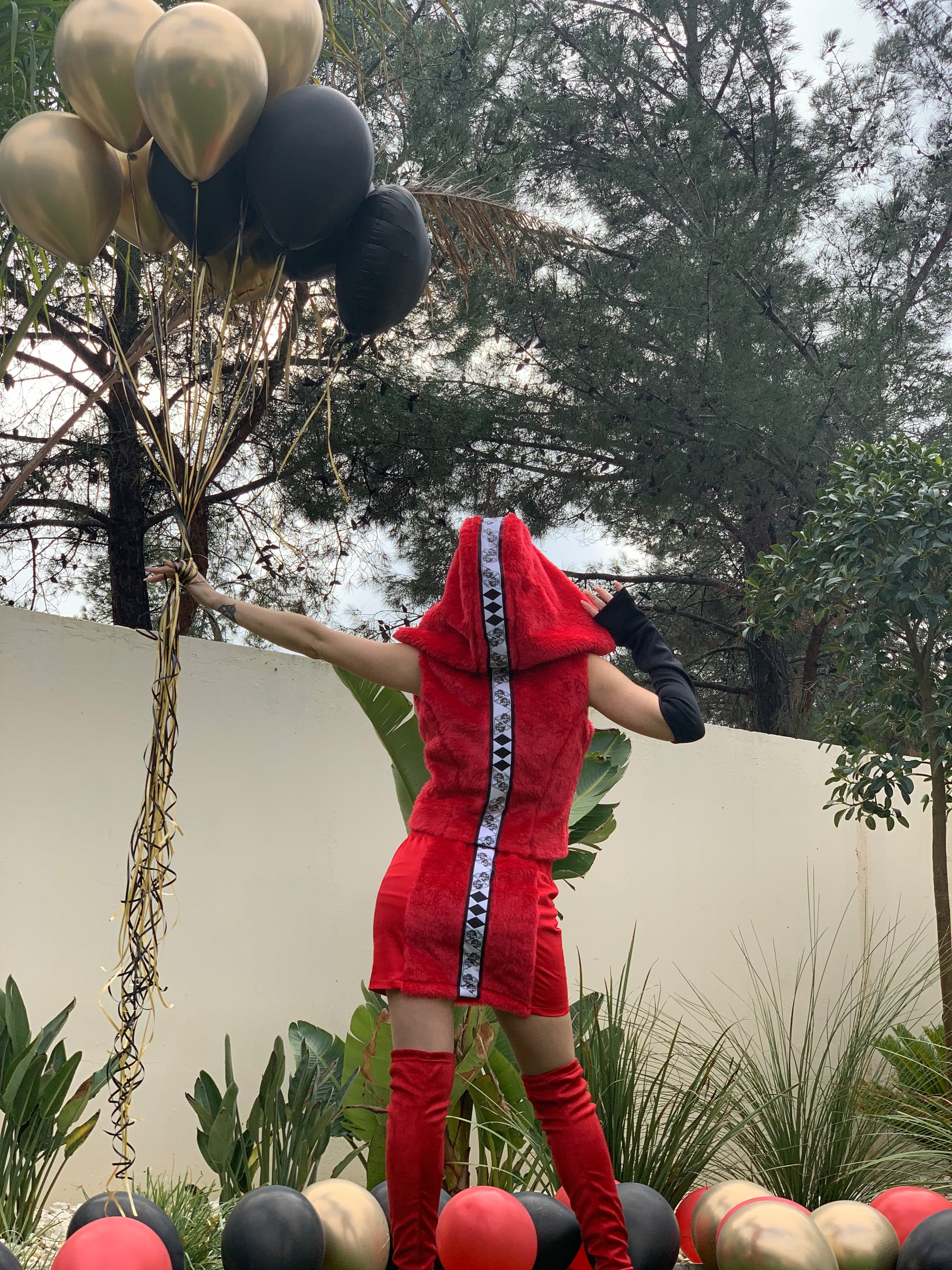 La Passione Rossa red two-piece set, additional view